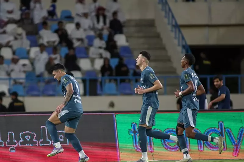 الهلال يتجنب مفاجآت كأس الملك أمام الأخدود
