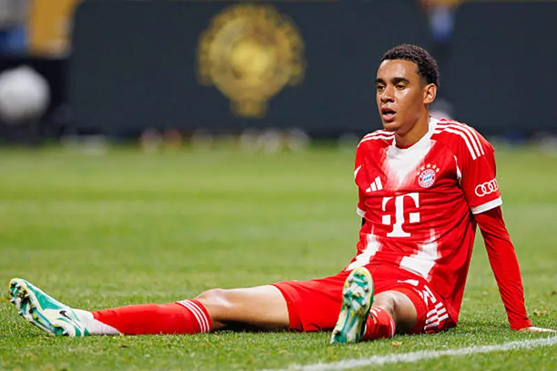 بايرن ميونخ يستعيد جوهرته.. موسيالا يعود للتدريبات