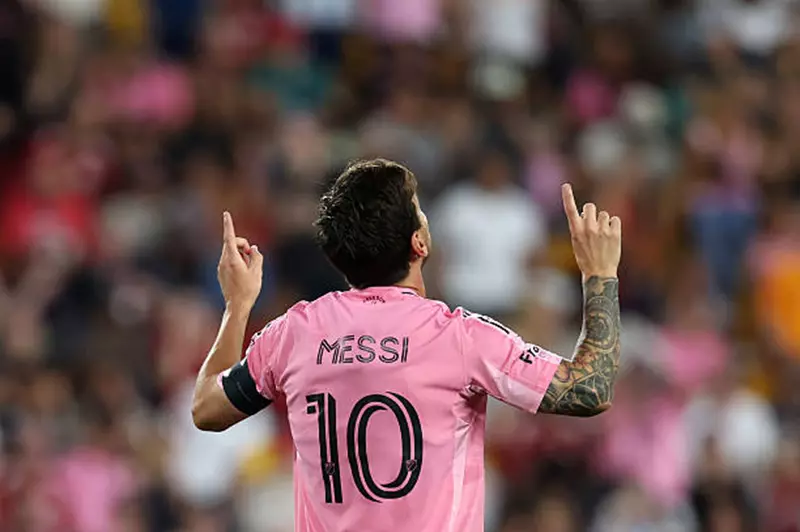 رسميًا.. إنتر ميامي يوقع عقدًا جديدًا مع ميسي